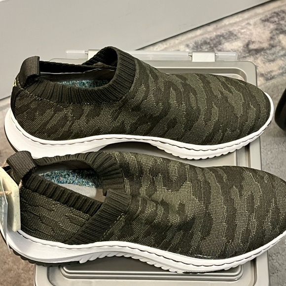 ๐๐๐ฒ๐ฟ๐ฎ ๐๐ช๐ถ๐ธ๐พ๐ฏ๐๐ช๐ฐ๐ฎ ๐ข๐๐ฒ๐น-๐๐ท ๐๐ฃ๐ฑ๐๐ฎ๐ฃ๐ฒ๐ ๐ข๐ฑ๐ธ๐ฎ๐ข - Picture 2 of 5